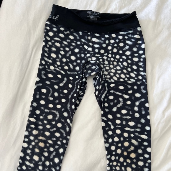 DISCONTINUED Women's Ocean Ramsey 8oz. Whale Shark Print Sport Capri - Picture 5 of 8